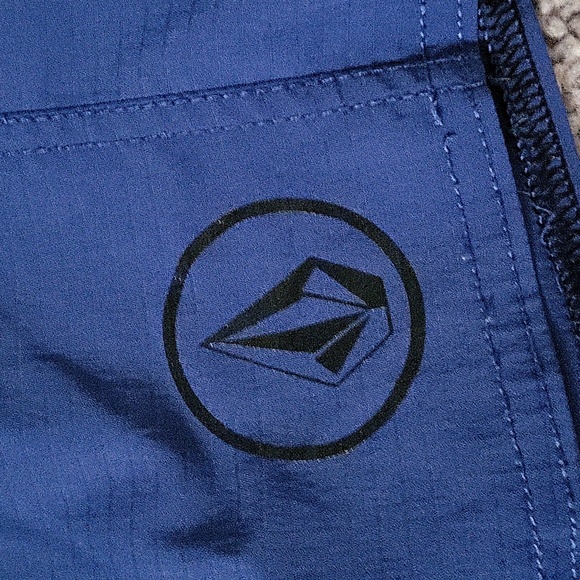 Blue Volcom 32 Waist Boardshorts - Picture 6 of 6